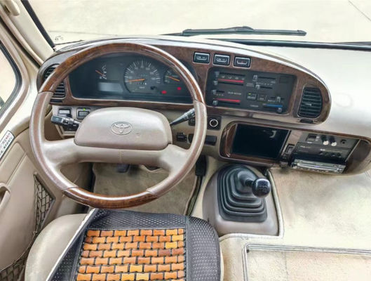 Ônibus com 23 lugares usados, com janela selada e transmissão manual