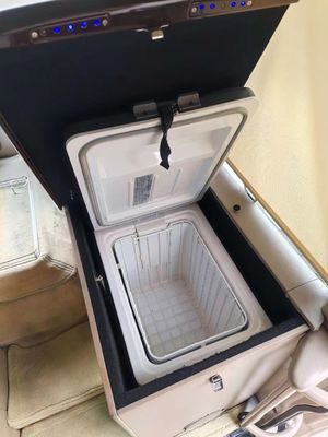 Ônibus com 23 lugares usados, com janela selada e transmissão manual