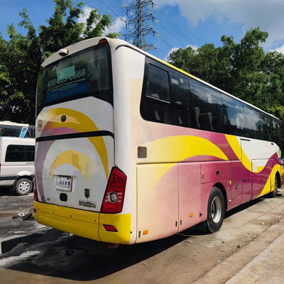 O ônibus usado de 49 lugares foi produzido em janeiro de 2013