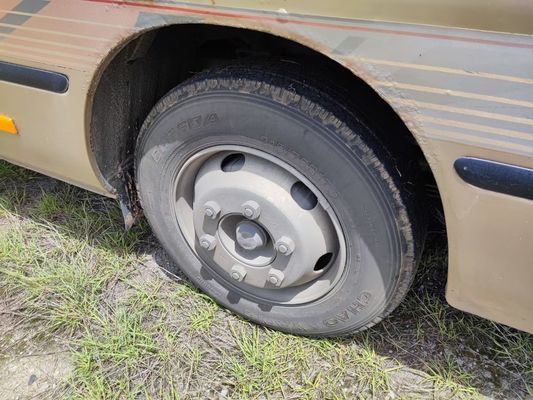 Ônibus de viagem Golden Dragon de segunda mão 22 lugares Ônibus pré-propriedade com ar condicionado