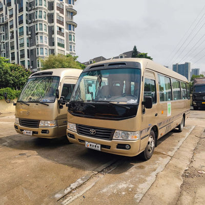 Euro 4 Toyota de segunda mão, furgão usado para 20 passageiros à venda.