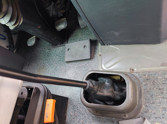 Diesel Euro 4 Autobus escolar aposentado Dongfeng 56 lugares Autobus escolar amarelo