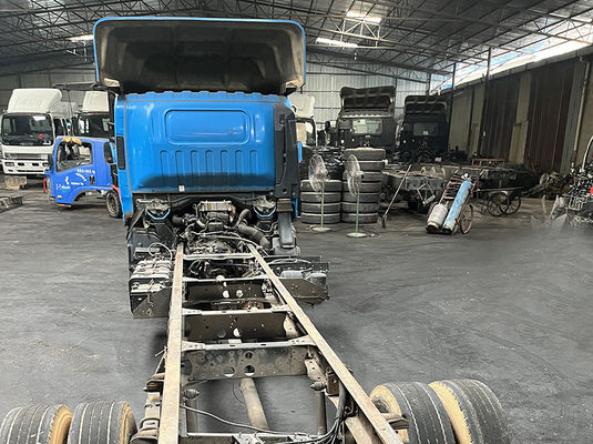 Caminhões de transmissão manual Isuzu Usados 4X2 Drive com 6 Pneus