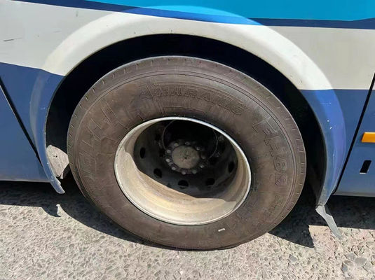 Ônibus usados duráveis de Yutong 47 lugares LHD ônibus turístico de segunda mão com 2 portas