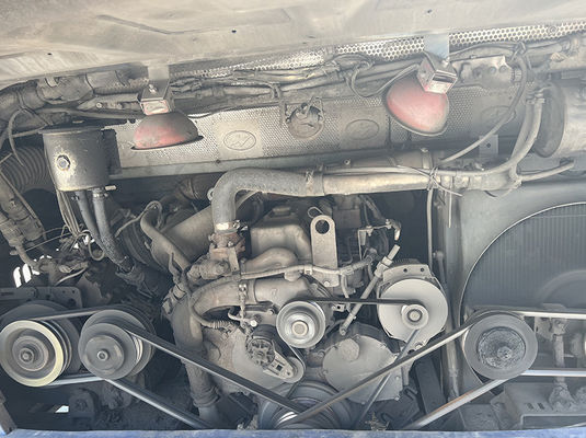 Ônibus turístico diesel usado 37 lugares 2 portas LHD Euro 4 com transmissão manual