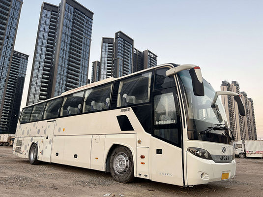 Autocarro de passageiros branco grande usado de 47 lugares Autocarro pré-propriedade com tipo de transmissão manual
