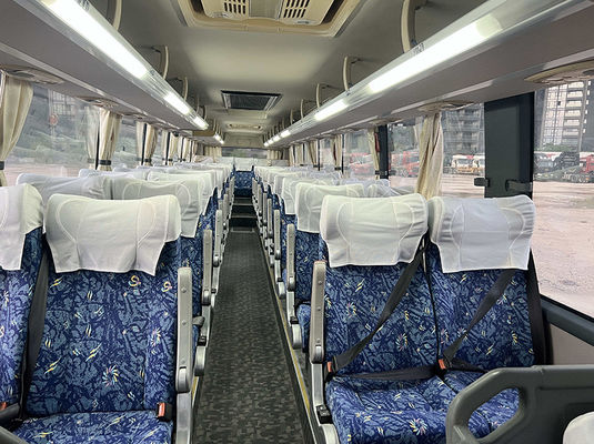 Autocarro de passageiros branco grande usado de 47 lugares Autocarro pré-propriedade com tipo de transmissão manual
