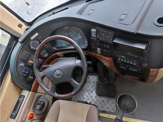 Autocarro Euro 5 de segunda mão a GNC 51 lugares Yutong Autocarro particular grande usado