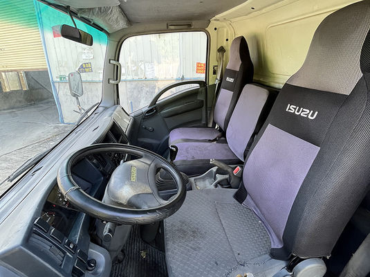 Caminhões usados de gama média Isuzu 4X2 Drive Diesel Caminhão comercial de segunda mão