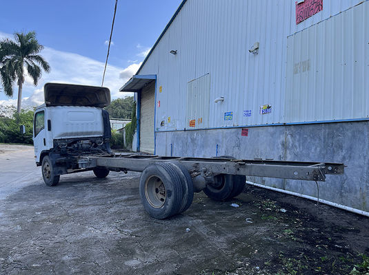Caminhões usados de gama média Isuzu 4X2 Drive Diesel Caminhão comercial de segunda mão