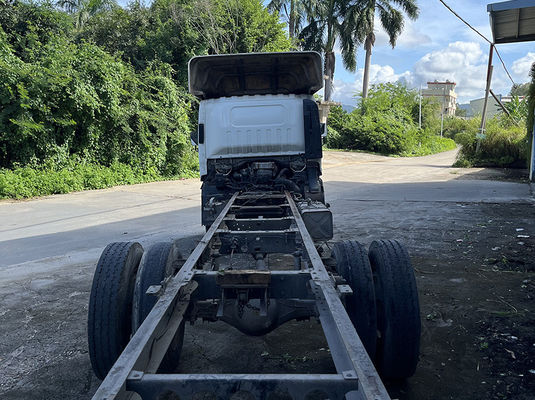 Caminhões usados de gama média Isuzu 4X2 Drive Diesel Caminhão comercial de segunda mão