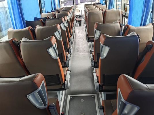 Ônibus de autocarro de Yutong ônibus diesel usado com 220kW de potência do motor 50 lugares ônibus turístico usado
