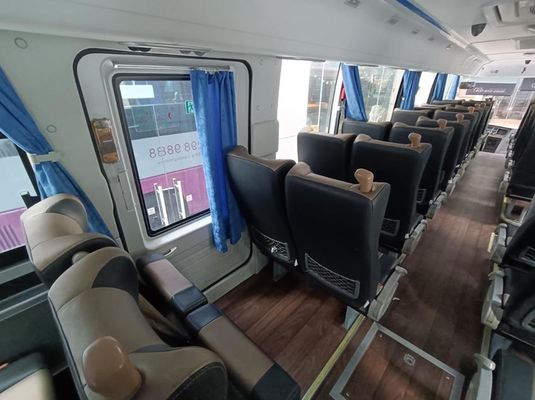 Ônibus Yutong 50 lugares Ônibus de segunda mão Diesel Potência 220kw Ônibus de autocarro usado