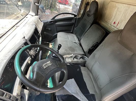 Camiões Usados Isuzu 600p ELF 4X2 Camião Leve Usado 175hp Motor Diesel Camião Cargo Camião
