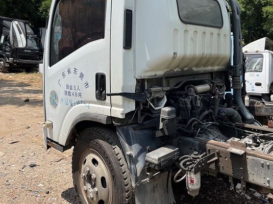 Caminhão de carga usado ISUZU ELF 600P 700P Caminhão leve 175hp Motor diesel 4KH1 Com 3 assentos e 2 portas