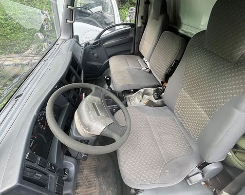 Camião usado Isuzu ELF 600p Camião de carga 4KH1 Motor diesel E carroceria branca