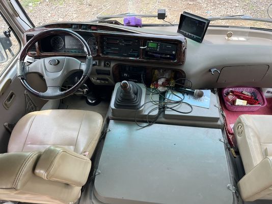 Ônibus Usado Diesel de 18 lugares com 180.000 milhas e 1 porta Golden Dragon