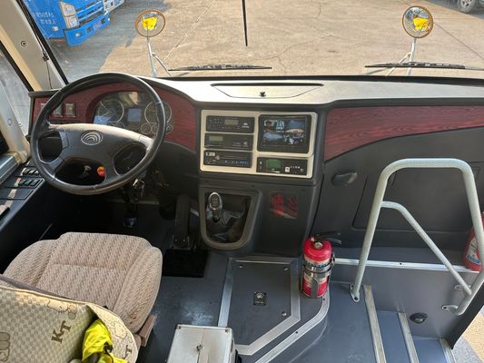 Ônibus escolar de 36 lugares com motor diesel amarelo LHD ZK6669DX7 Uesd Feito na China