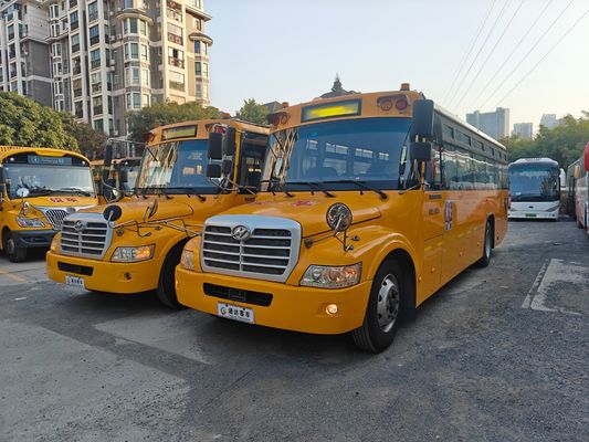 56 lugares Motor diesel LHD KLQ6106XQE4 Uesd ônibus escolar feito na China