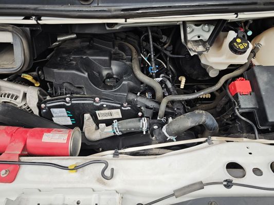 Micro-ônibus Usado de 14 Lugares Diesel Jiangling Transit CN-4 Van com Velocidade Máxima de 145km/h
