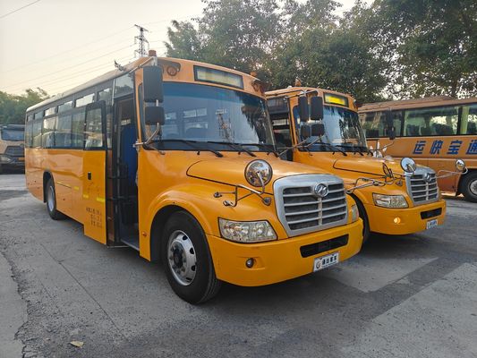 Ônibus escolares amarelos usados de 56 lugares de 2015 com motores a diesel e velocidade máxima de 80 km/h